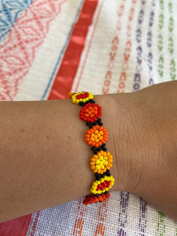 Beaded Daisy Flower Bracelet