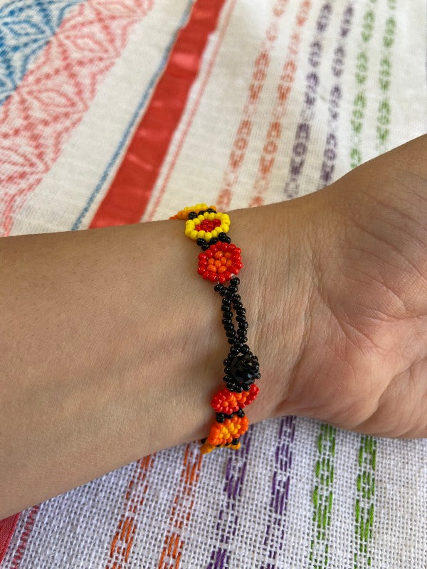 Beaded Daisy Flower Bracelet