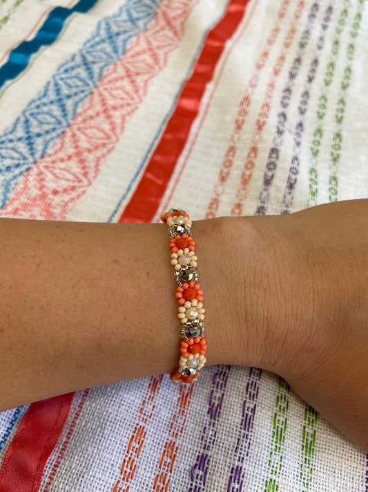 Beaded Daisy Flower Bracelet